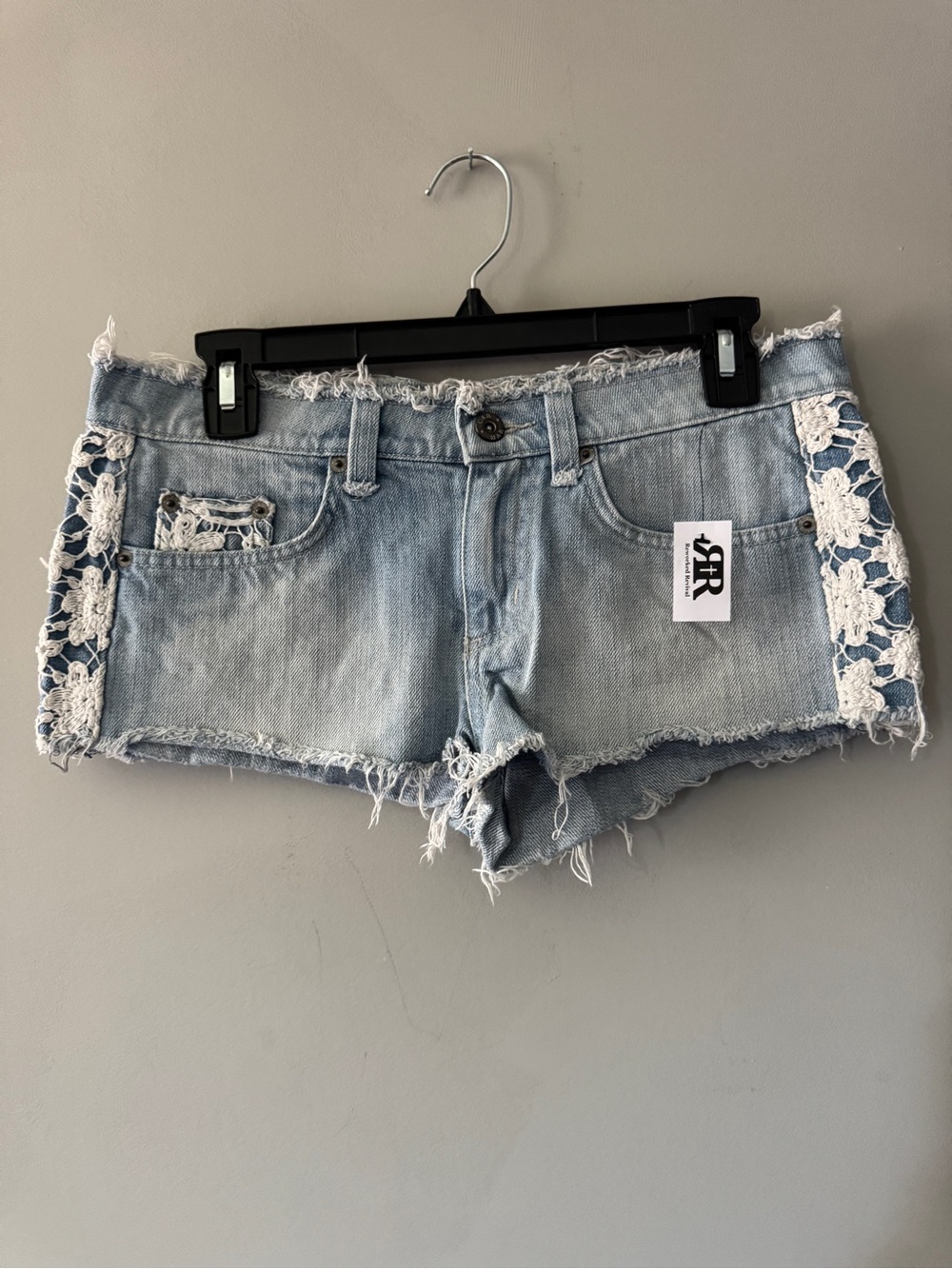 CARMAR | white floral lace denim jean shorts | 27